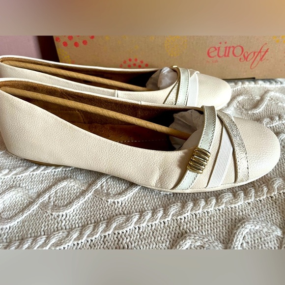NEW! Euro Soft by Sofft Cream Color Ballet Flats Women’s Size 8.5 - Picture 1 of 16